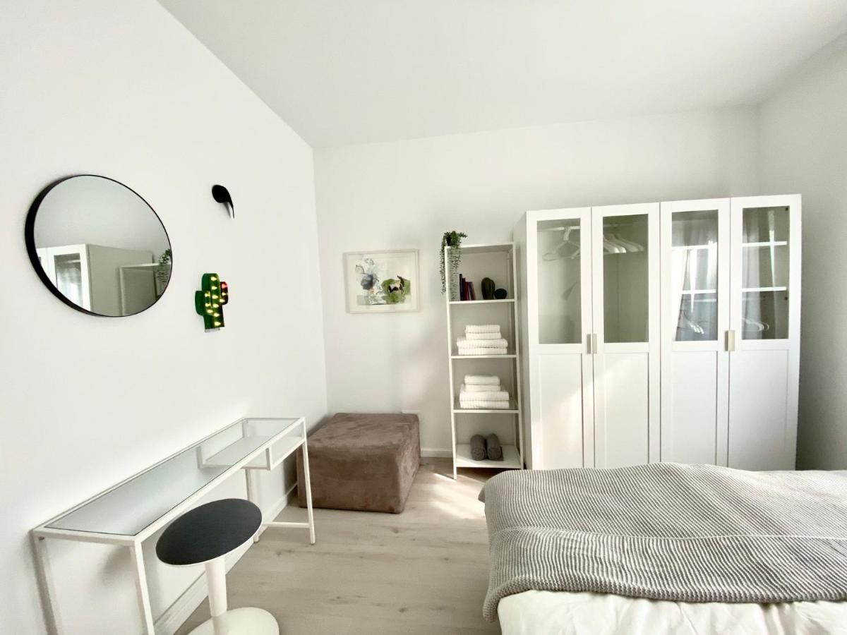 Modernes Apartment, Terrasse Und Garten Am Lilienthalpark Im Suedwesten Berlins Exterior photo